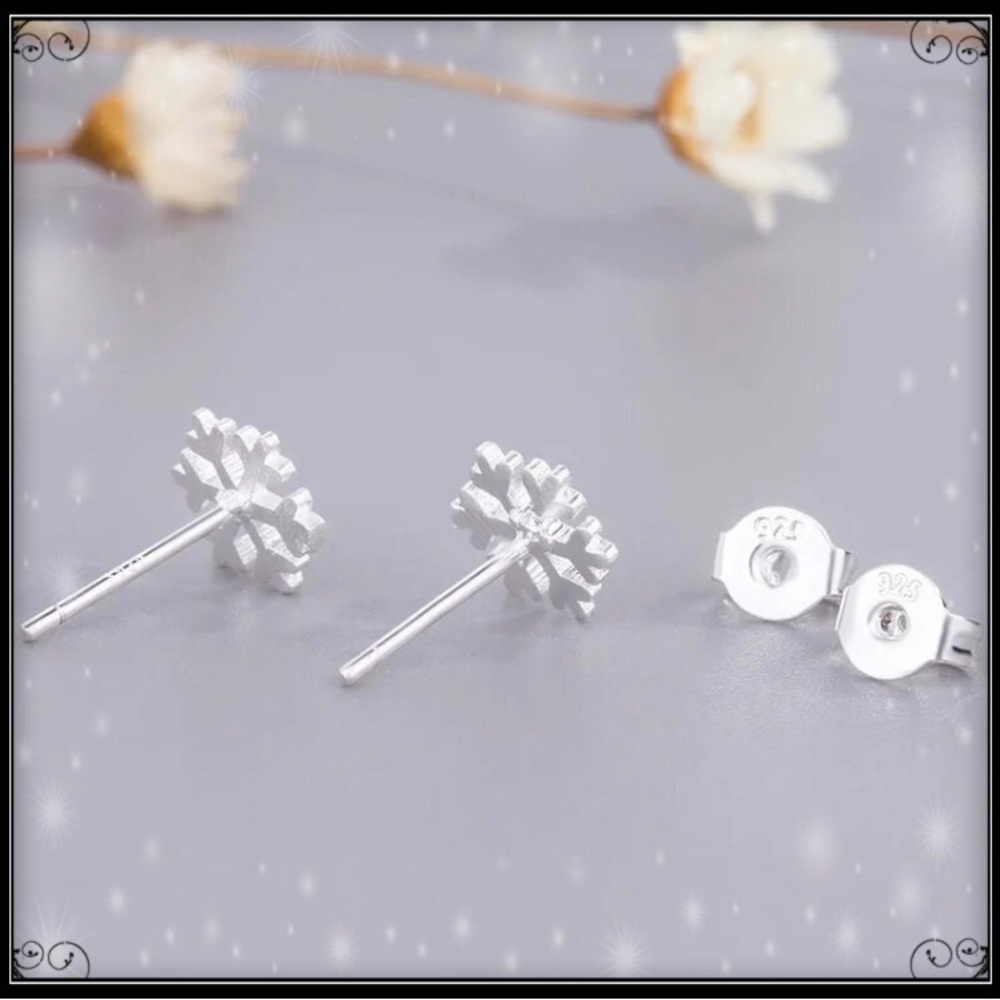 925 Sterling Silver Minimalist Snowflake Earrings - Picture 3 of 5